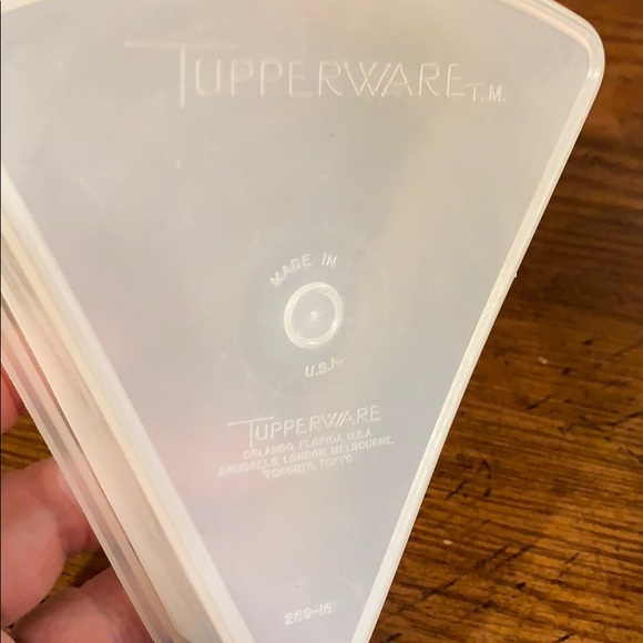 Vintage Tupperware pie pizza keepers - set of 2 - Picture 5 of 12